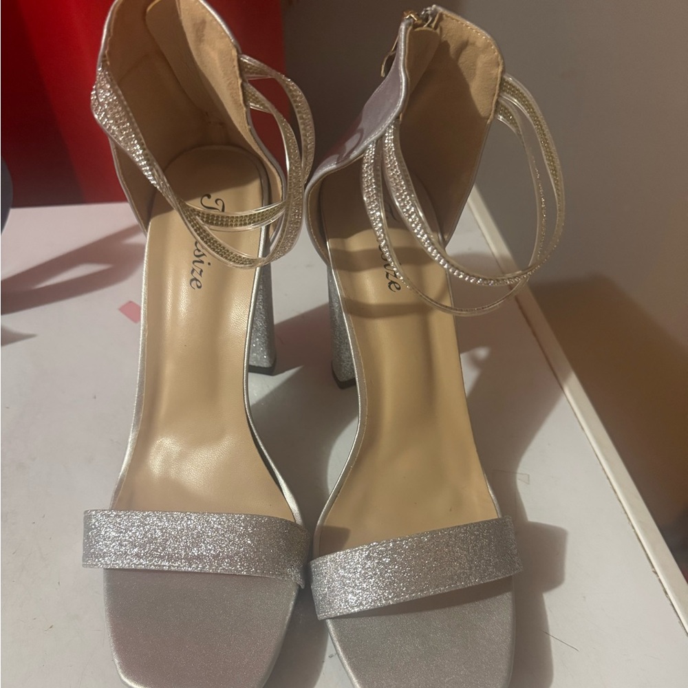 Fresh Shimmering Silver Women's Heels